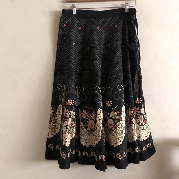 Vintage Dresses & Skirts - Vintage Black With Folk Pattern Skirt